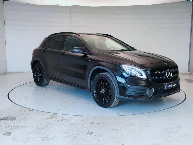 3 - Mercedes-Benz GLA 200 d Night Edition auto