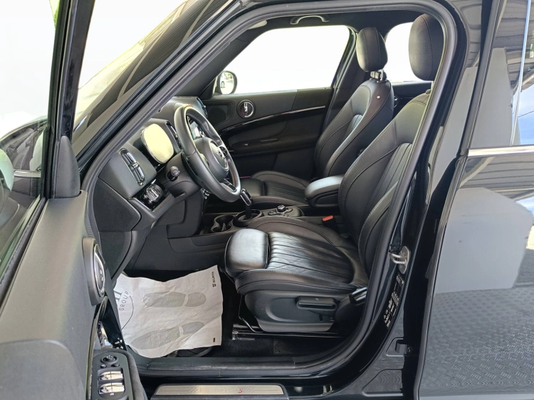 8 - MINI Countryman Mini Countryman 2.0 Cooper SD All4 all4 auto