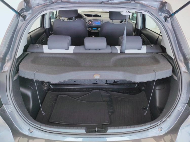 12 - Toyota Yaris Yaris 5p 1.5h Cool