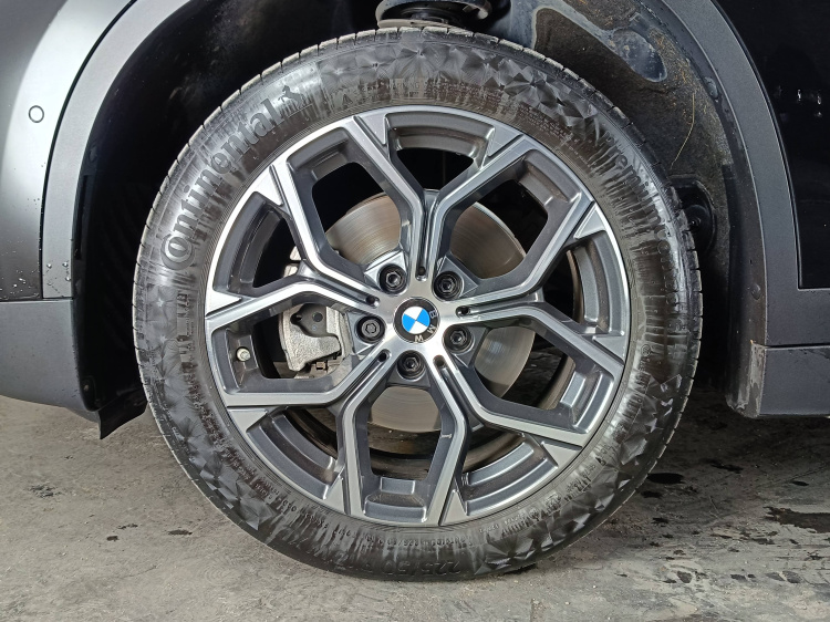 16 - BMW X1 X1 sdrive18d xLine auto