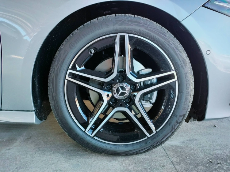 7 - Mercedes-Benz Classe A 180 d Automatic