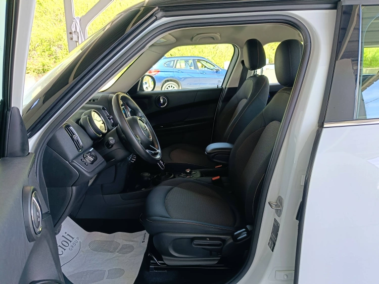 8 - MINI Countryman Mini Countryman 2.0 Cooper D Boost auto my18
