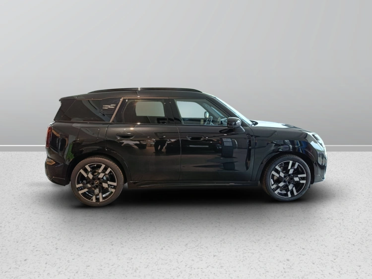 3 - MINI Countryman MINI Countryman D
