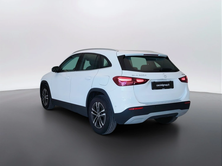 7 - Mercedes-Benz GLA 200 d Advanced 4matic auto