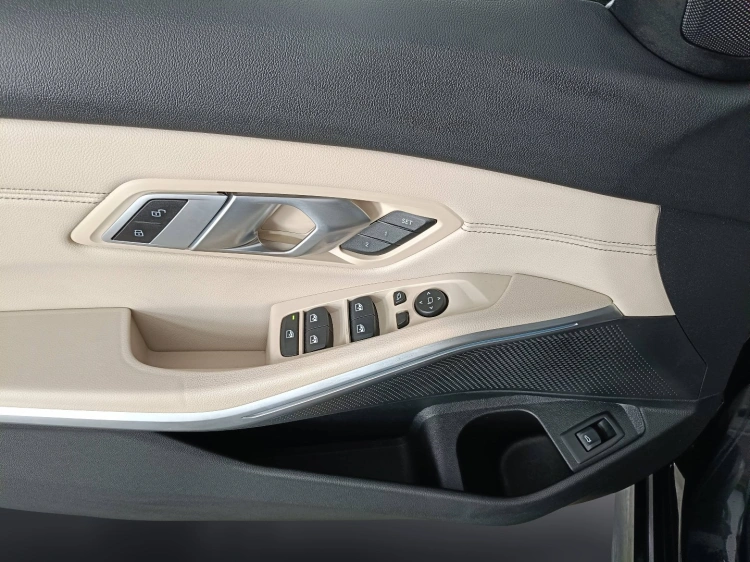 21 - BMW Serie 3 320d Touring mhev 48V MSport auto