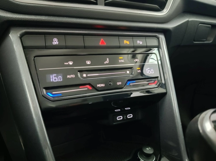 14 - Volkswagen T T-Roc 2.0 tdi Style 115cv