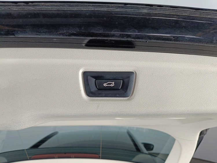 16 - BMW Serie 3 316d Touring mhev 48V auto