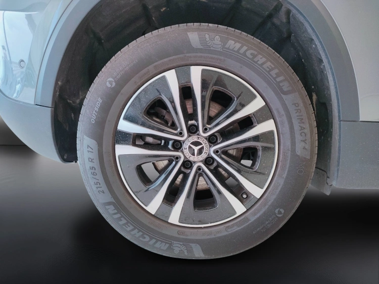 10 - Mercedes-Benz GLA 180 d Advanced auto