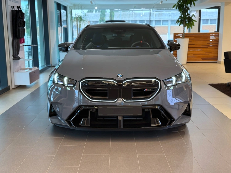 2 - BMW M M5 M5 Touring