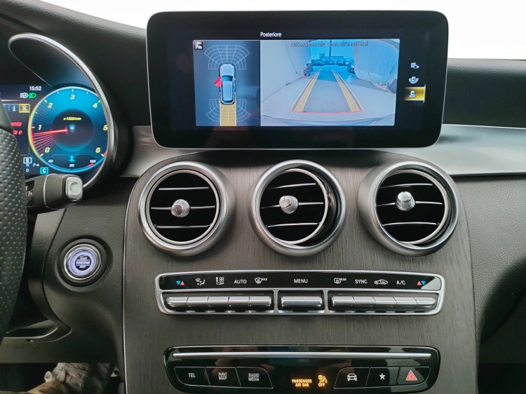 14 - Mercedes-Benz GLC 220 d Premium 4matic auto