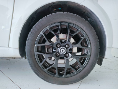 8 - smart fortwo Cascioli Group