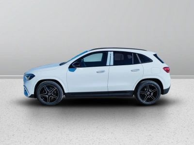3 - Mercedes-Benz GLA Cascioli Group