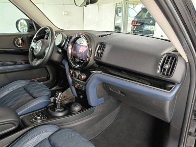 10 - MINI Countryman Cascioli Group