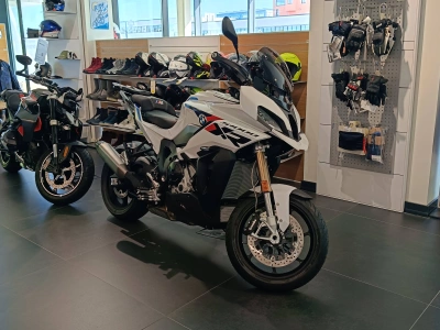1 - BMW Motorrad XR Cascioli Group