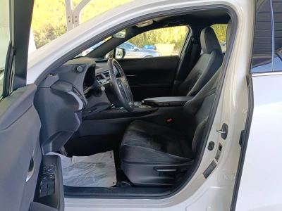 8 - Lexus UX Cascioli Group