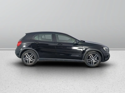 6 - Mercedes-Benz GLA Cascioli Group