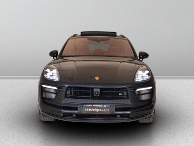 2 - Porsche Macan Cascioli Group