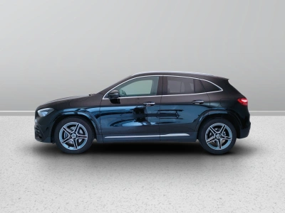 3 - Mercedes-Benz GLA Cascioli Group