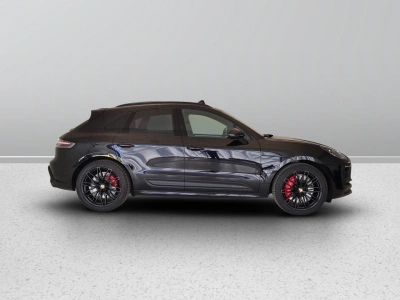 7 - Porsche Macan Cascioli Group