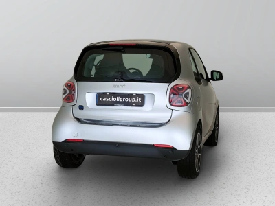 6 - smart fortwo Cascioli Group