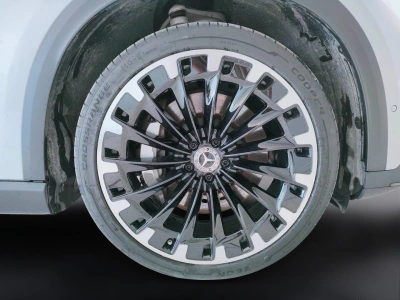 10 - Mercedes-Benz EQE Cascioli Group