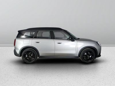 3 - MINI Countryman Cascioli Group