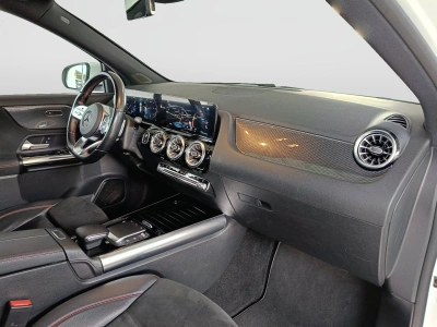 10 - Mercedes-Benz GLA Cascioli Group