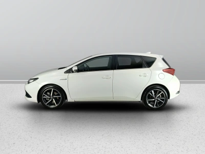 6 - Toyota Auris Cascioli Group
