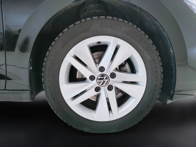 10 - Volkswagen Golf Cascioli Group