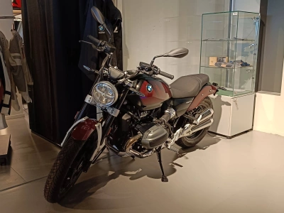 1 - BMW Motorrad R 12 Cascioli Group