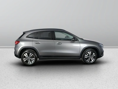 6 - Mercedes-Benz GLA Cascioli Group