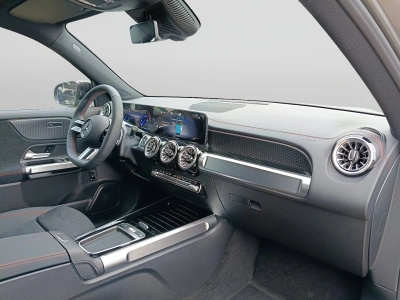 10 - Mercedes-Benz EQB Cascioli Group