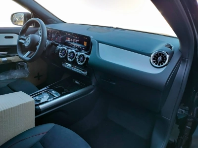 10 - Mercedes-Benz GLA Cascioli Group