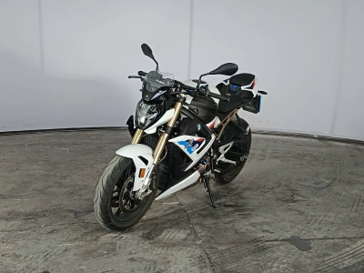 4 - BMW Motorrad R Cascioli Group
