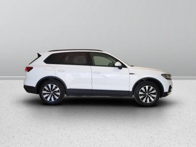 7 - Volkswagen Touareg Cascioli Group