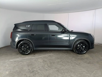 3 - MINI Countryman Cascioli Group
