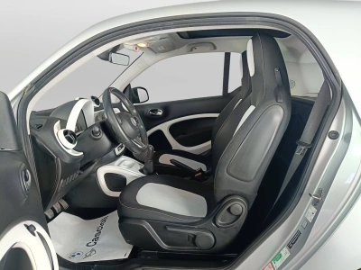 8 - smart fortwo Cascioli Group