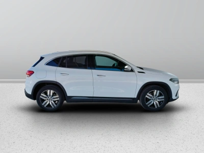 6 - Mercedes-Benz EQA Cascioli Group