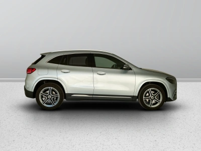7 - Mercedes-Benz GLA Cascioli Group