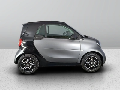 3 - smart fortwo Cascioli Group