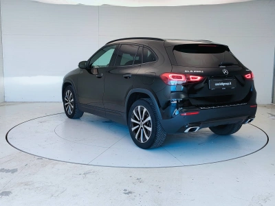 7 - Mercedes-Benz GLA Cascioli Group