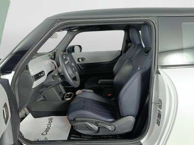 8 - MINI Cooper Cascioli Group