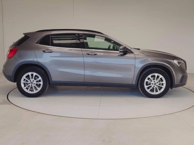 6 - Mercedes-Benz GLA Cascioli Group