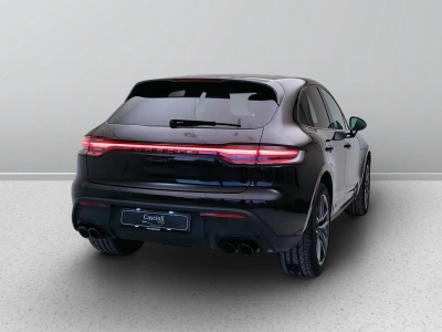 6 - Porsche Macan Cascioli Group