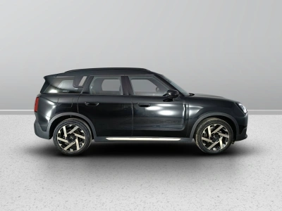 3 - MINI Countryman Cascioli Group