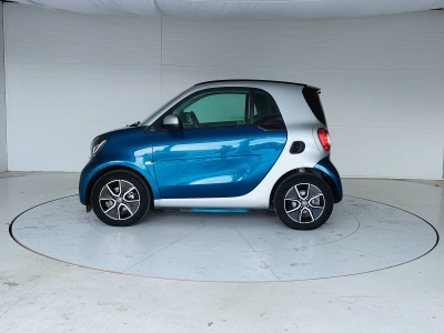 3 - smart fortwo Cascioli Group
