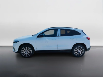 3 - Mercedes-Benz EQA Cascioli Group