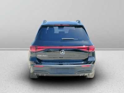 4 - Mercedes-Benz EQB Cascioli Group