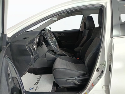 8 - Toyota Auris Cascioli Group