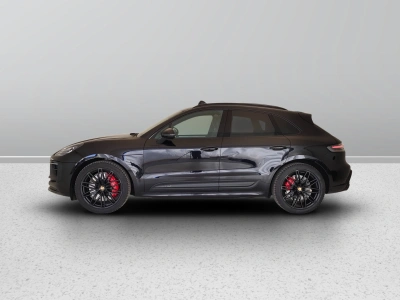 3 - Porsche Macan Cascioli Group